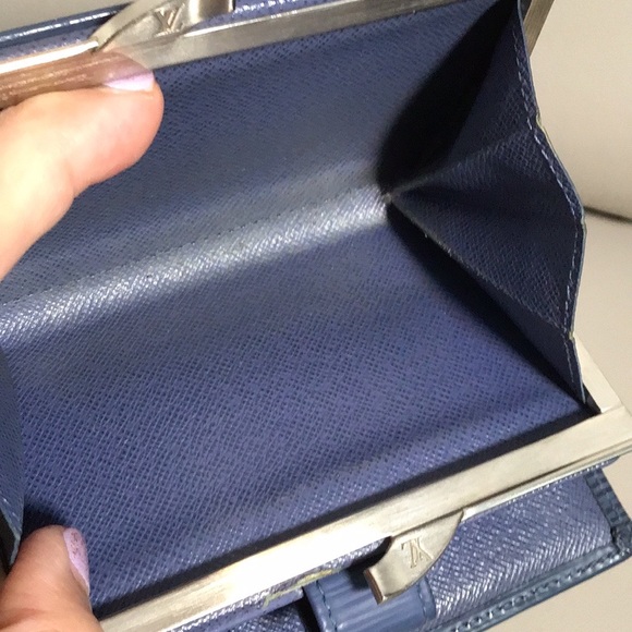 LOUIE VUITTON Vintage Epi Kisslock Compact Wallet Blue Good Condition - Picture 12 of 16